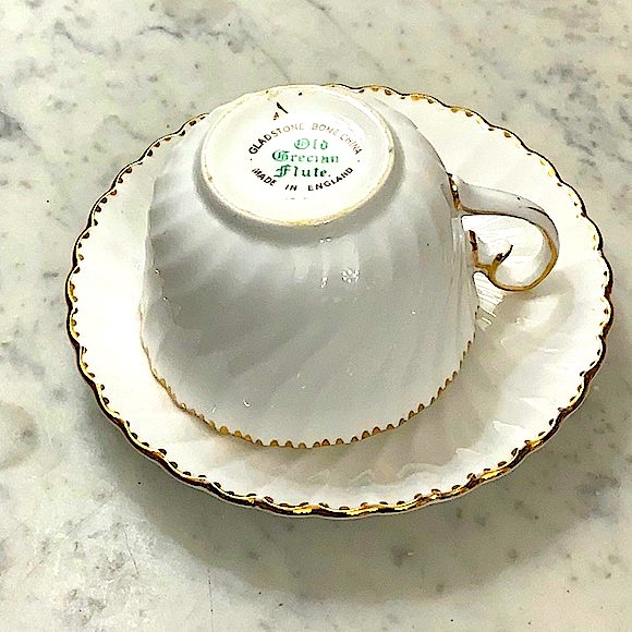 OLD GRECIAN FLUTE GOLD CUP & SAUCER SET VINTAGE GLADSTONE MADE IN ENGLAND BONE - Picture 8 of 16